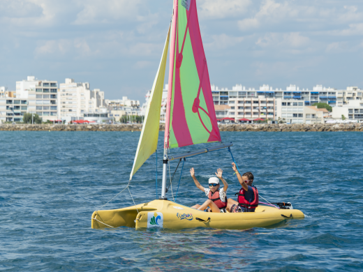 Catamaran double "Fun Boat", 9 à 12 ans - 2026